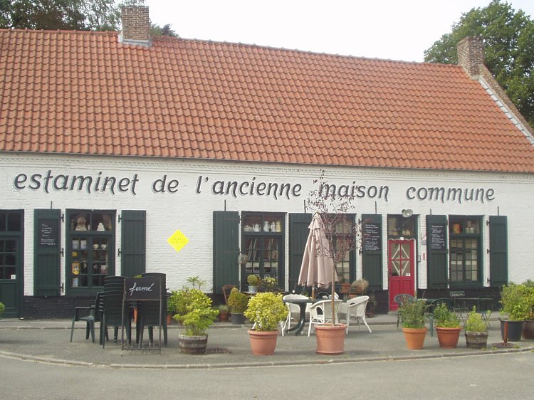 Estaminets flamands : L'ancienne maison commune ( T'oude Wethuys) à Hondeghem