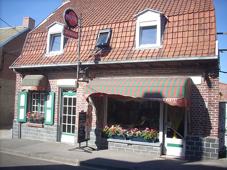 Estaminets flamands : Café - Boucherie ( Eric Kieken) à Godewaersvelde